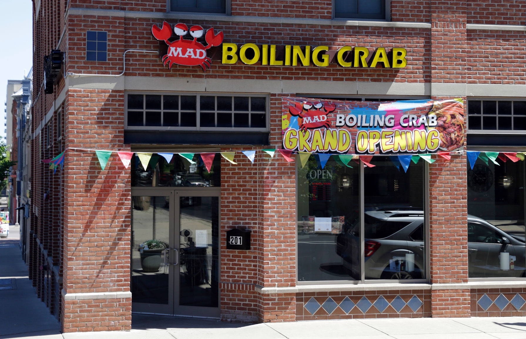 Mad Boiling Crab exterior
